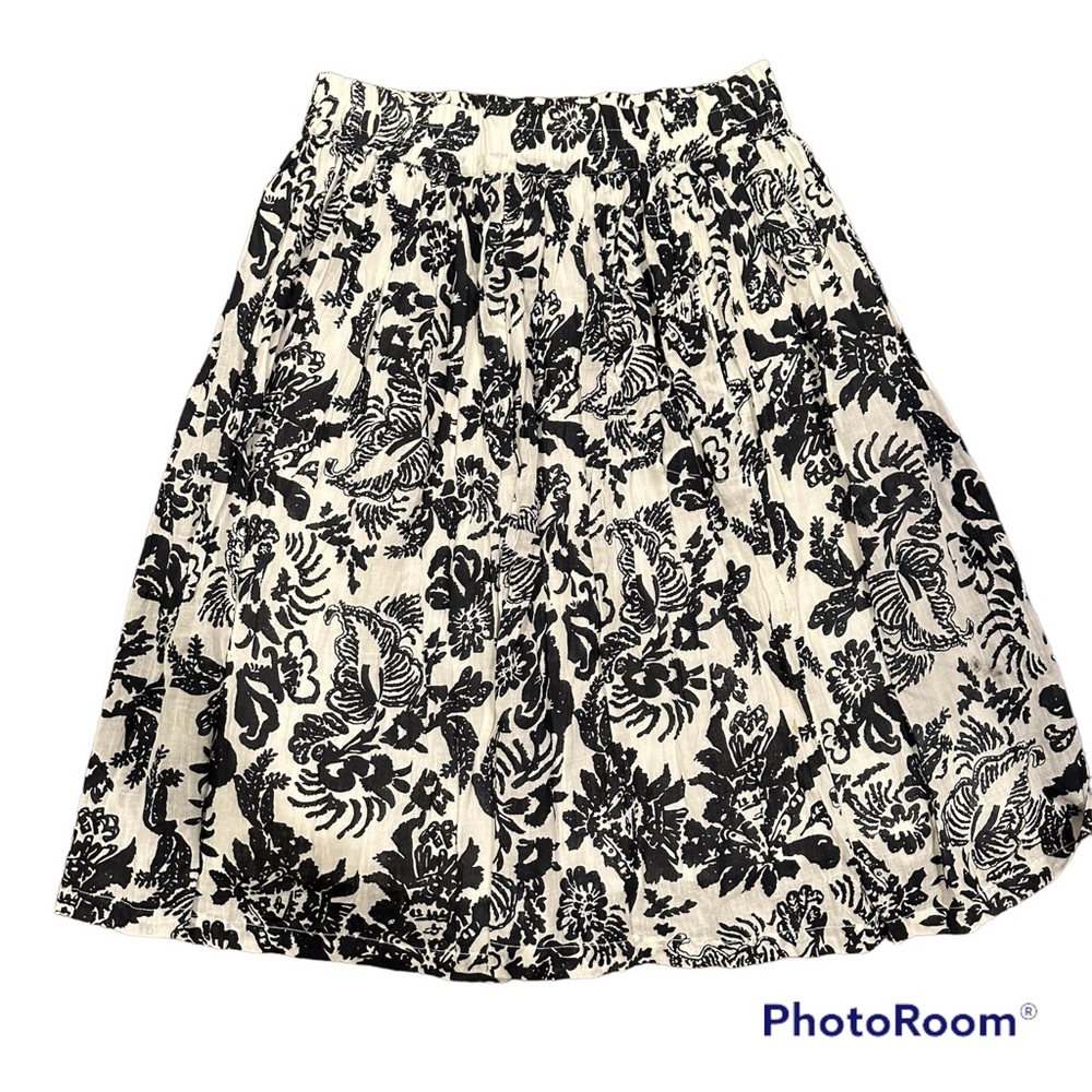 anthropolgie leon and harper blue and‎ white skirt big print floral